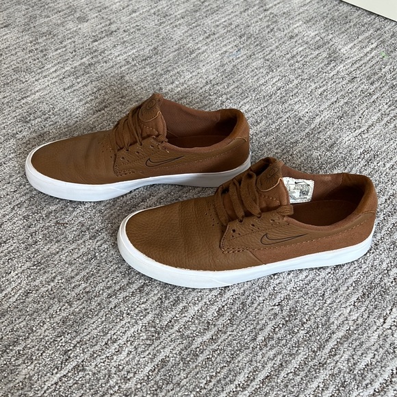 Great condition Nike SB Shane Tan Unisex Sneaker - Picture 3 of 9